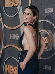 Emilia Clarke Fans On Twitter The Goat Tattoo That Emilia Sports On The Left Side Of Her Ribs Is In Honor Of Her Late Dad Jackxemilia
