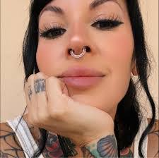 Alina Cuellar's Instagram, Twitter & Facebook