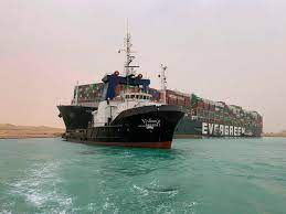 The suez canal, which is around 120 miles long links the persian gulf and the mediterranean and is the shortest shipping route between the atlantic and the indian ocean. R 85fdiwb7rasm