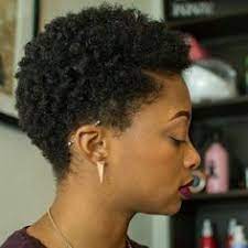 La frange qui voile le regard et le coiffage naturel, facile à vivre. 100 Idees De Coiffure Cheveux Crepus Courts En 2021 Cheveux Crepus Cheveux Coiffure Cheveux Crepus