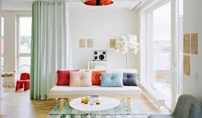 Having mismatching roller blinds, curtains or plantation shutters as you look at the front of your house looks messy and unfinished. 8 Easy Steps To Match Blinds And Curtains To Your Room