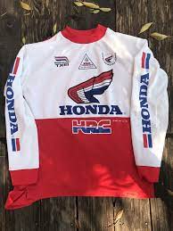 Pin Di Vintage 90s Clothing