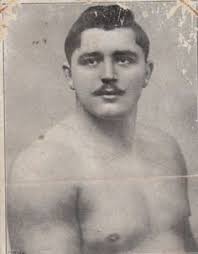 Vintage portraits: Discover 100 Moustaches & Beards