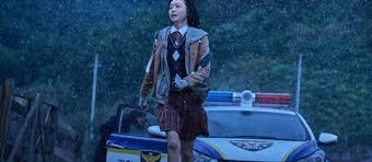 She is also praised for her efforts in shedding weight to transform her image from the movie 'witch: Go Min Si Kino Zeit