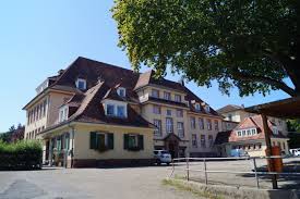 This confluence of the two rivers is the origin of the name, as neckargemünd means confluence of the neckar. Schulen Neckargemund