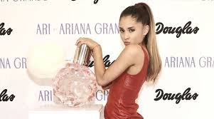 Képtalálat a következőre: „ariana grande”