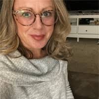 Amber Bellows's Instagram, Twitter & Facebook