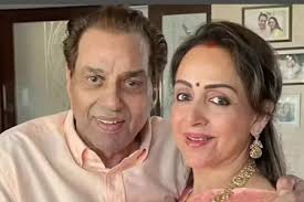 Rush-hour blast kills 9 near Red Fort