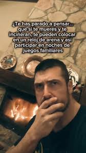 Kane Roberts (Robert William Athas) es un músico de heavy metal  estadounidense, más conocido por haber hecho parte de la banda de Alice  Cooper a finales de los años 1980. También ha