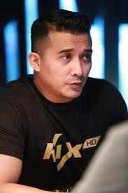 Ia dibintangi oleh aaron aziz, dazrin kamarudin, elizabeth tan, zarul umbrella dan siti elizad. Elizabeth Tan Bimbang Jumpa Aaron Aziz Hiburan Mstar