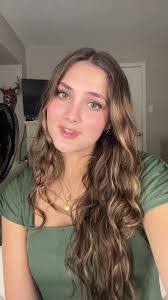 Molly Mahan's Instagram, Twitter & Facebook