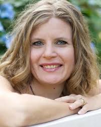 A Touch of Light and Dark: Schultz, Tamsen: 9781955384124: Books