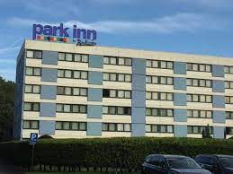 Wifi is free, and this hotel also features a restaurant and a bar. Parkplatz Und Eingangsbereich Aufnahme Von Mercure Hotel Mannheim Am Friedensplatz Tripadvisor