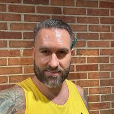 A random question. Are narcissists lazy around the home. My ex is  unbelievably dirty and lazy