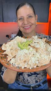 Chilaquiles cremosos y picosos