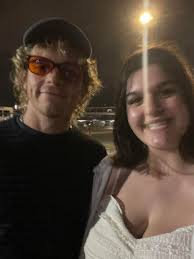 Can someone please remove the light between our faces. Thank you