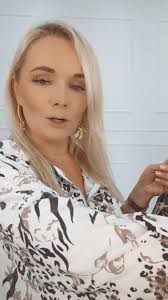 Świetna kurteczka z kapturem 🍂🤍🍂🤍🍂 , Cena 89 zł , 🍂W CELU ZAKUPU  WPISZ W KOMENTARZU LUB W WIADOMOŚCI PRYWATNEJ , AILEMA 8050 BIAŁA , AILEMA  8050 BEŻ, AILEMA 8050 FANGO🍂