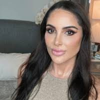 Tara Elam's Instagram, Twitter & Facebook