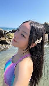 Emma Beach's Instagram, Twitter & Facebook