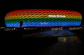 Die uefa aber untersagt die. Fc Bayern Regenbogen Foto Bild Architektur Architektur Bei Nacht Profanbauten Bilder Auf Fotocommunity
