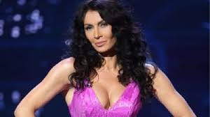 Vedeta de televiziune mihaela rădulescu, în vârstă de 51 de ani, a avut o apariție răvășitoare în mediul online. Mihaela RÄƒdulescu DezbrÄƒcatÄƒ Pe Terasa Vilei Din Monaco Cum A Fost SurprinsÄƒ Vedeta De 52 De