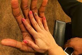 Kawhi leonard is a prestigious american professional player. Kawhi Leonard S Huge Hands Make Female Fan S Hands Look Miniature Bleacher Report Latest News Videos And Highlights