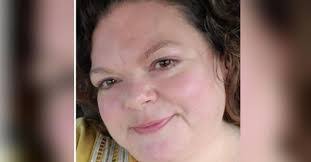 Erin Lea's Instagram, Twitter & Facebook