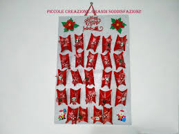 Un lavoretto utile per allenare la manualità del bambino, la sua creatività e la voglia di stare collocate poi i rotoli di carta igienica verniciati, che saranno le torri, agli angoli. Calendario Dell Avvento Con I Rotoli Di Carta Igienica