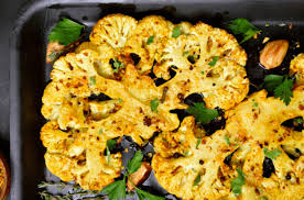 Le Chou Fleur Est Nourrissant Peu Calorique Et Facile A Cuisiner Son Alliance Avec Le Curcuma Est Un Delic Chou Fleur Cuisson De Legumes Cuisson Des Aliments