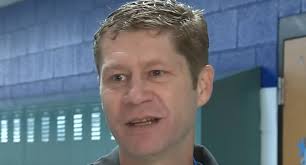 Es profesor de una escuela en Texas y sus estudiantes le salvaron la vida  tras sufrir un paro cardíaco