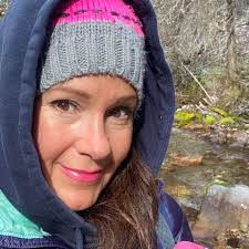 Oil pulling is an ancient technique that has been shown to improve gum  health, aid in teeth whiteness, and promote fresher breath. In this video,  we recommend essential oils to include in