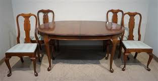 Never miss new arrivals matching exactly what you're looking for! Lot Pennsylvania House Cherry Extension Dining Table With Two Leaves And Four Chairs
