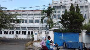 Alamat pt seyang activewear arjawinangun : Bangunan Bekas Rsud Arjawinangun Nyaman Jadi Tempat Berteduh Gratis Radarcirebon Com
