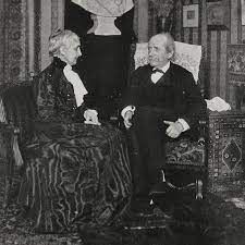 L'exposition femmes et résistance est destinée à rendre hommage aux femmes résistantes, connues ou anonymes, trop longtemps restées dans l'ombre et qui firent tant pour nos libertés. Qui Sont Les Femmes Qui Reposent Au Pantheon Elle