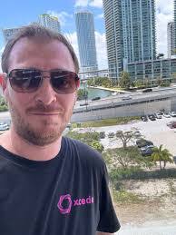 Darren Stringer's Instagram, Twitter & Facebook