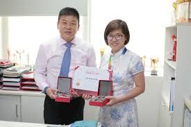 Geico provides anytime access to licensed local agents providing outstanding customer service to answer questions about car insurance and more. Aia Life Insurance Agent Malaysia Kl Klang Levine Lee Red Cover