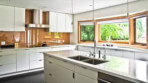 Bay windows have been around for a long time, originating in the mansions from the english renaissance period. 20 Gorgeous Kitchen Designs With Bay Windows Housely Contemporary Kitchen Backsplash Contemporary Kitchen Cabinets Kitchen Design
