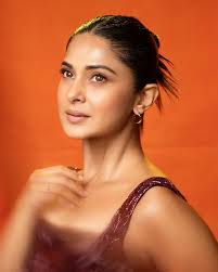 Countdown begins, 3....2......1.......... #prebirthday #birthday #party  #birthdaygirl . #RaishinghaniVSRaishinghani #anushkaraishinghani #webseries  #sonyliv . #JenniferWinget . . . . . . . . . . #jenniferwinget  #wingitwithwinget #jenniferwinget1 ...