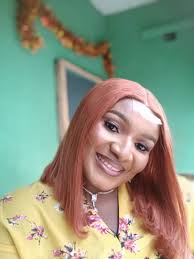 Oh my she did a big chop and shes selling what she took off it's like 12 to  14 inches long .