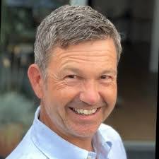 Daniel Saalfeld's Instagram, Twitter & Facebook