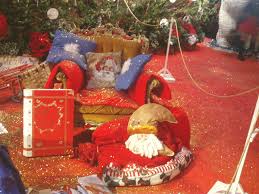 Babbo natale in persona, quello vero, originale, aspetta tutti i bambini per ascoltare le richieste. La Casa Di Babbo Natale Di Montecatini Italia Con I Bimbi