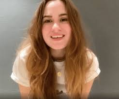 Emily Laing's Instagram, Twitter & Facebook