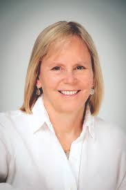 Karen Paulson's Instagram, Twitter & Facebook