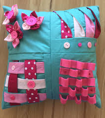Pin Von Verena Kriz Auf Babykissen Nesteldecke Babykissen Activity Decke