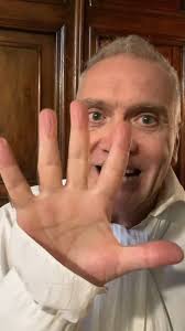 Miriam Campobasso e Chiara Rollini, le spalle dell' Orchestra Giovanile  Italiana