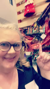 Jean Kitchens's Instagram, Twitter & Facebook