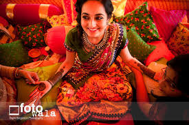 The photoshoot itself lasts from the beginning of the ceremony until the end, often until the middle of the night. The Best Indian Wedding Photographer Portfolios For Inspiration Part 1 121clicks Com