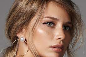 When it comes to blush, a little goes a long way. What Color Eye Makeup Looks Best For Blue Eyes And Blonde Hair Stylecheer Com