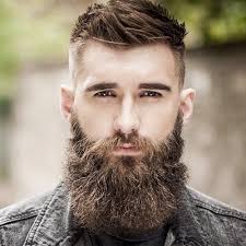 Après s'être fait voler la vedette par les coupes longues en 2020, le carré reprend sa place de favori dans. Quelle Barbe Pour Quel Visage Rond Ovale Carre 2021
