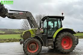 Claas ARION 520 Tractor